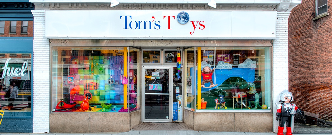 calendar games and toys store